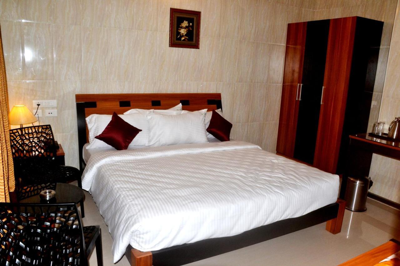 Peace Inn Chennai Exteriör bild