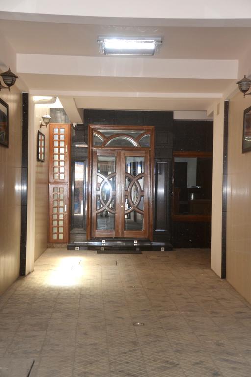 Peace Inn Chennai Exteriör bild