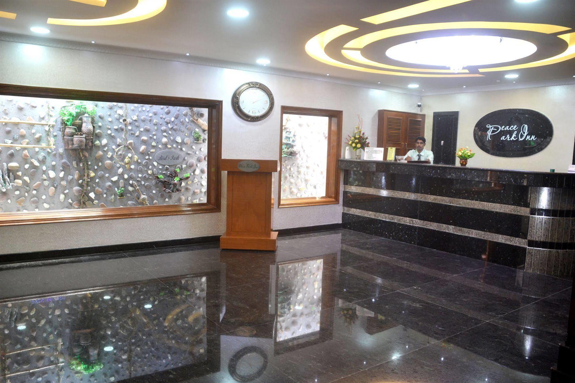 Peace Inn Chennai Exteriör bild